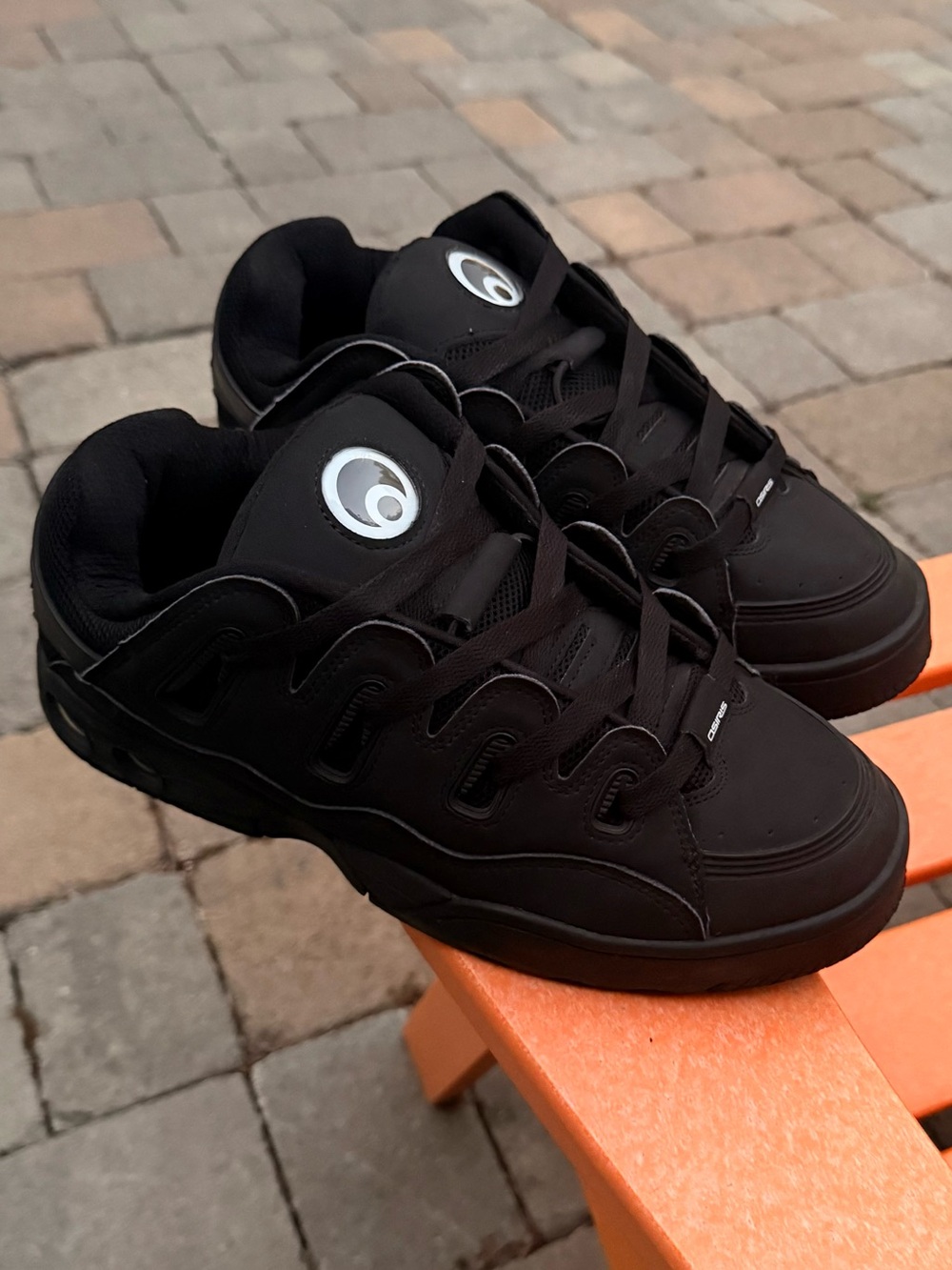 Men’s Osiris D3 OG Black/Black/Black Skateboarding Sneakers Size 10 Gently Worn